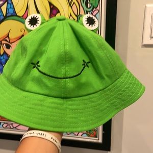It’s a green frog hat , I got it a month ago .